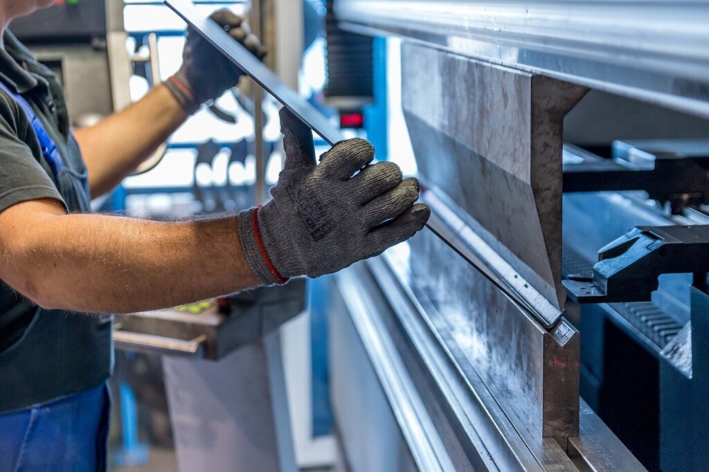 Industriereinigung Berlin Halle Gewerbe 1024x682 Professionelle Hallenreinigung in einem Gewerbebetrieb in Berlin